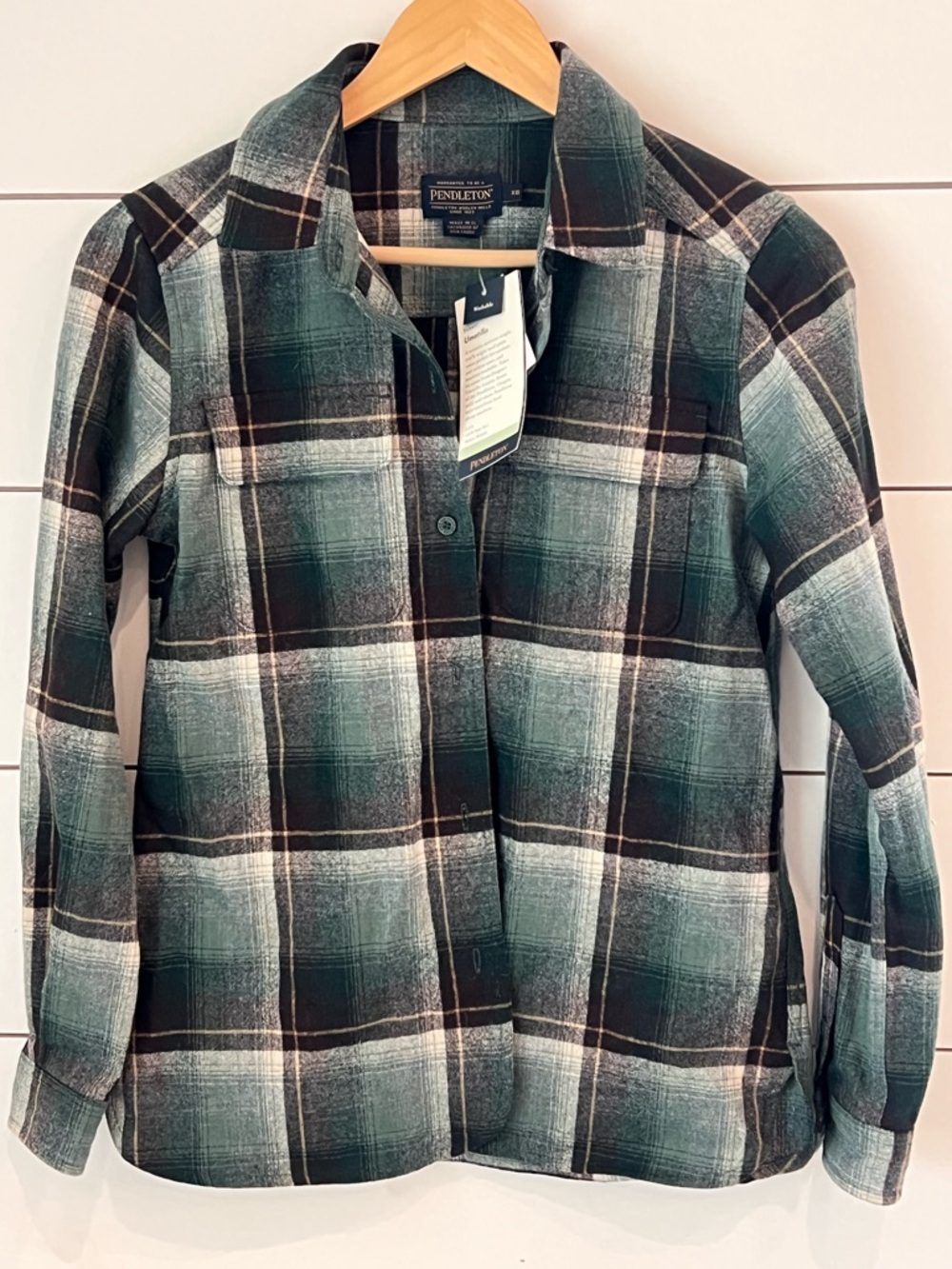 NWT!!  Pendleton Woolen Mill 100% Wool Plaid Shirt- Women’s‎ XS